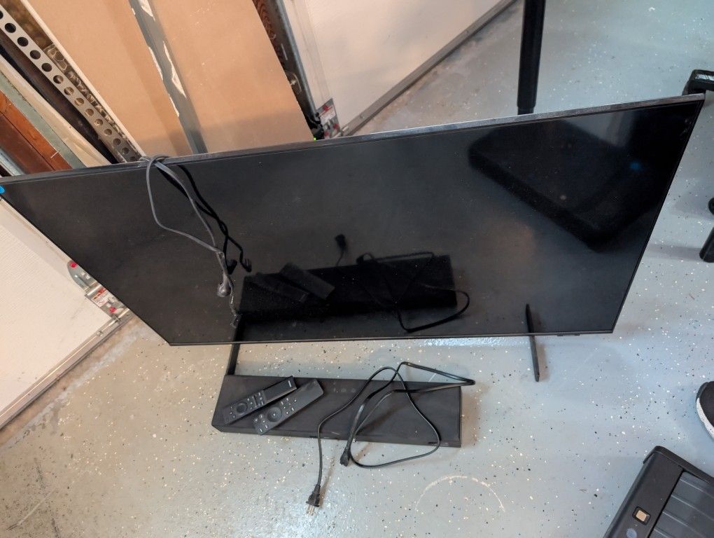Samsung Tv W/ Soundbar