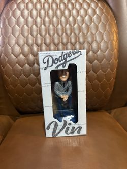 Vin Scully Dodgers 2025 SGA