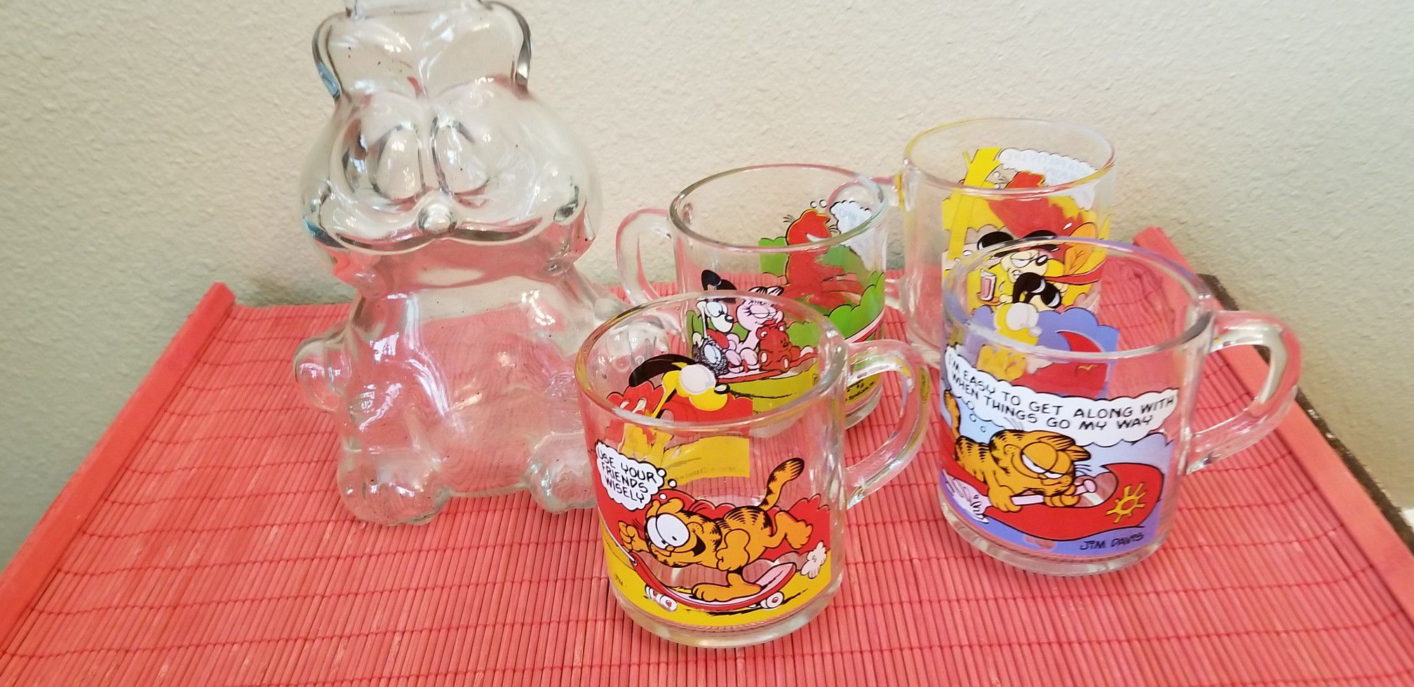 Garfield glass bank and mugs