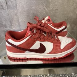 Size 7 1/2 Nike Wmns Dunk Low 'Valentine's Day 2024'