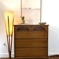 IMMACULATE True Mid Century 4 Drawer Dresser