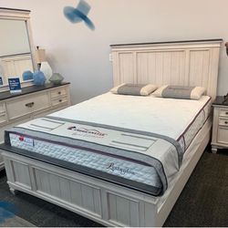 Sawyer Antique White/Brown Panel Bedroom Set (Queen and King Bed Frame