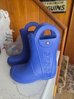 Crocs blue rain boots youth