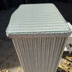 Wicker Furniture Set Of 2 And Wood Table