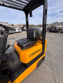 Caterpillar FORKLIFT ..!!!!!