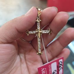 10k Cross Pendant