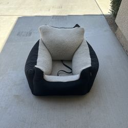 Leisure Brand Vehicle Dog Bed