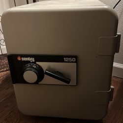 Sentry 1250 combination lock safe