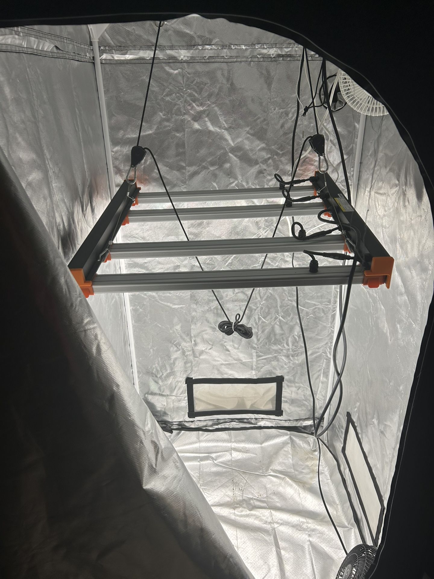 Grow Light (spider Farmer Se 3000 )Grow Tent