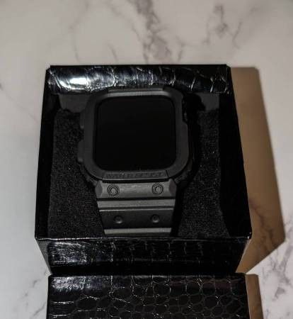 Apple Watch SE 2nd Generation 44mm with Rugged Band