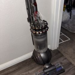 Dyson Vacuum 