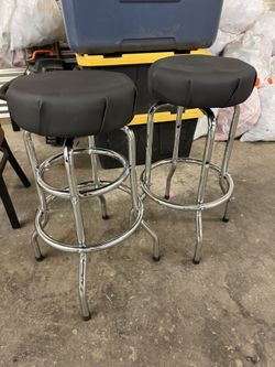 2 Metal Chrome Bar Stools With New Vinyl Wrap 30 Inch Height 