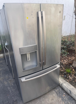 Deal on GE French Door Refrigerator – Stainless, Bottom Freezer