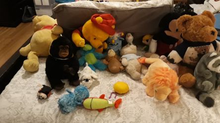 Lot plushies.Poo.Lion king. Etc