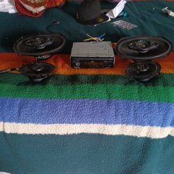 Jvc Bluetooth Stereo With 2 Pioneer 6by 9 And To Four 2 Little Speaker's 