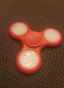 FIDGET SPINNERS