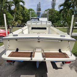 1991 Shamrock Center Console W/Trailer