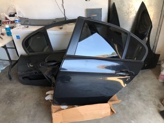 2006 BMW 325i left passenger door