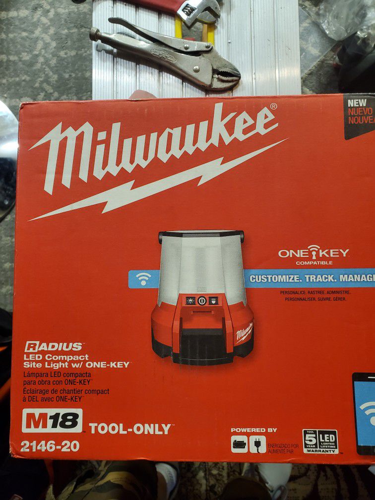 Milwaukee M18 Radius LED Compact Site Lite W/one-key for Sale in Spokane,  WA OfferUp