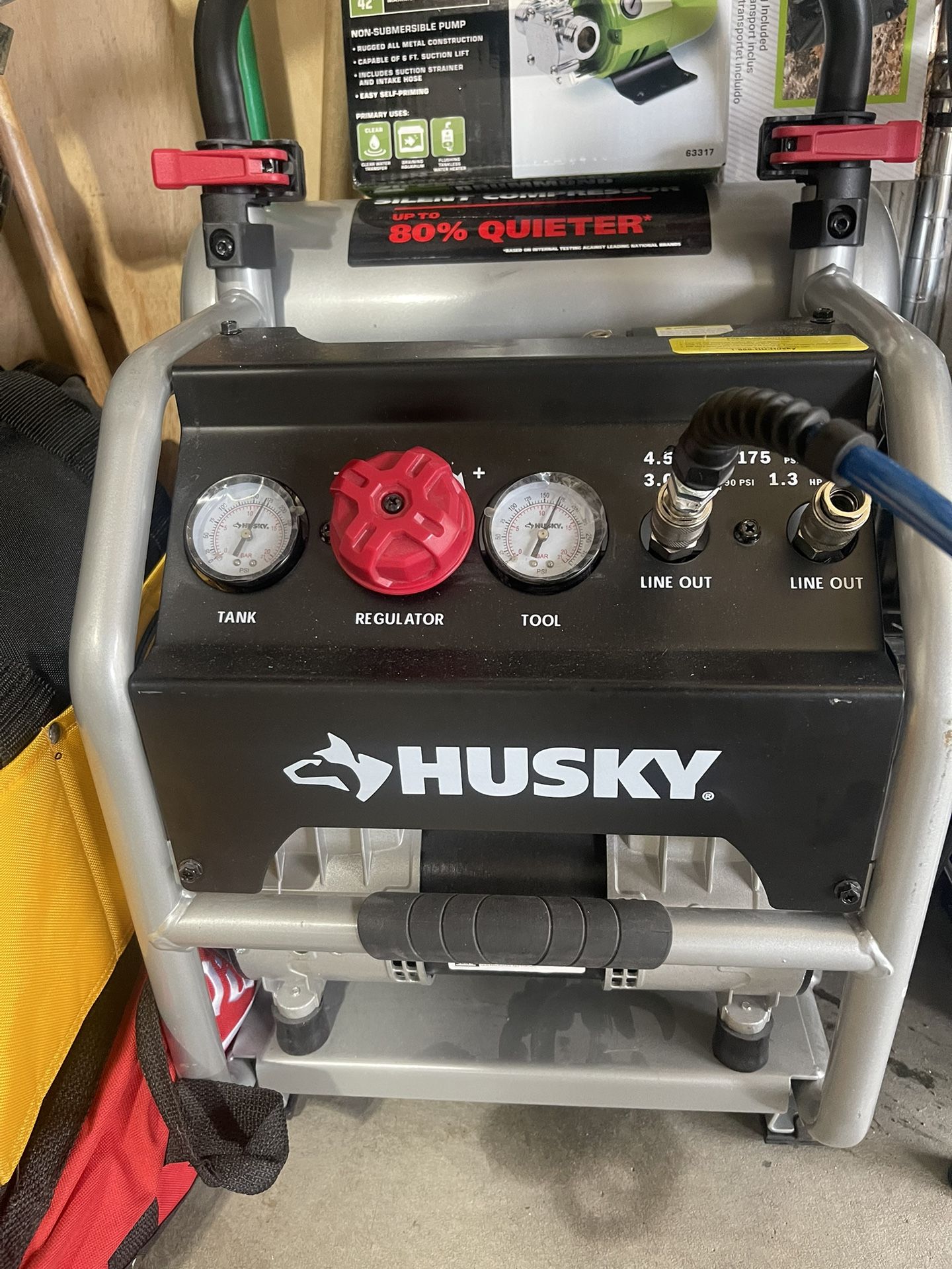 HUSKY AIR COMPRESSOR 4.5GAL