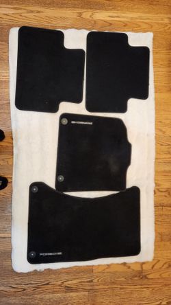Porsche Macan  floor mats