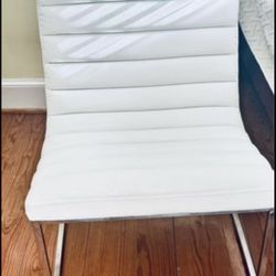 Stunning White Lounge Chair