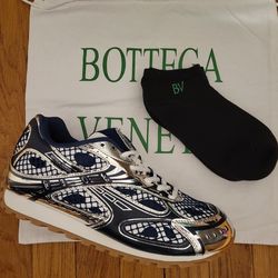 BV SNEAKERS! SIZE/12