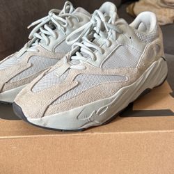 Yeezy 700 Salt Size 11.5