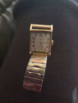 Mens 14K gold watch