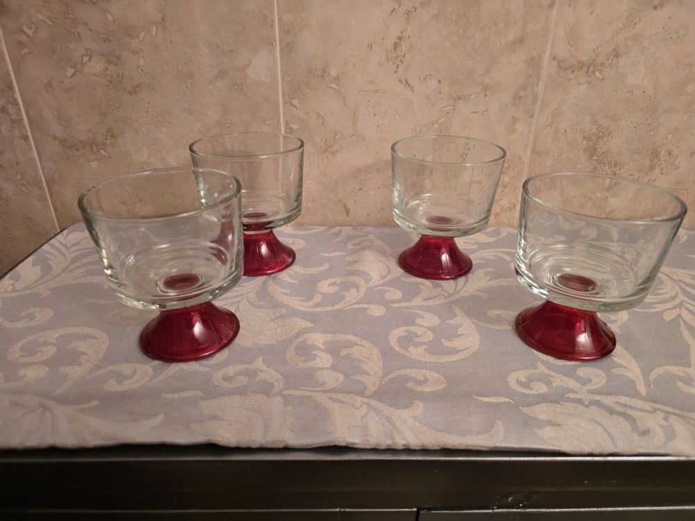 Brand New 4 red dessert cups