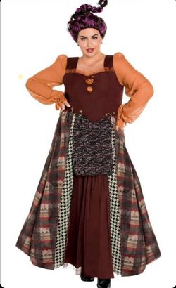 Hocus Pocus Mary Sanderson  Costume 
Adult-size small Hocus Pocus  Mary Sanderson costume and wig $30