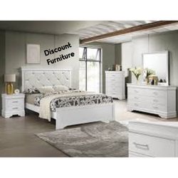 Queen Size 5 Pc Bedroom Set 