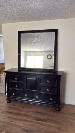 Dresser with mirror