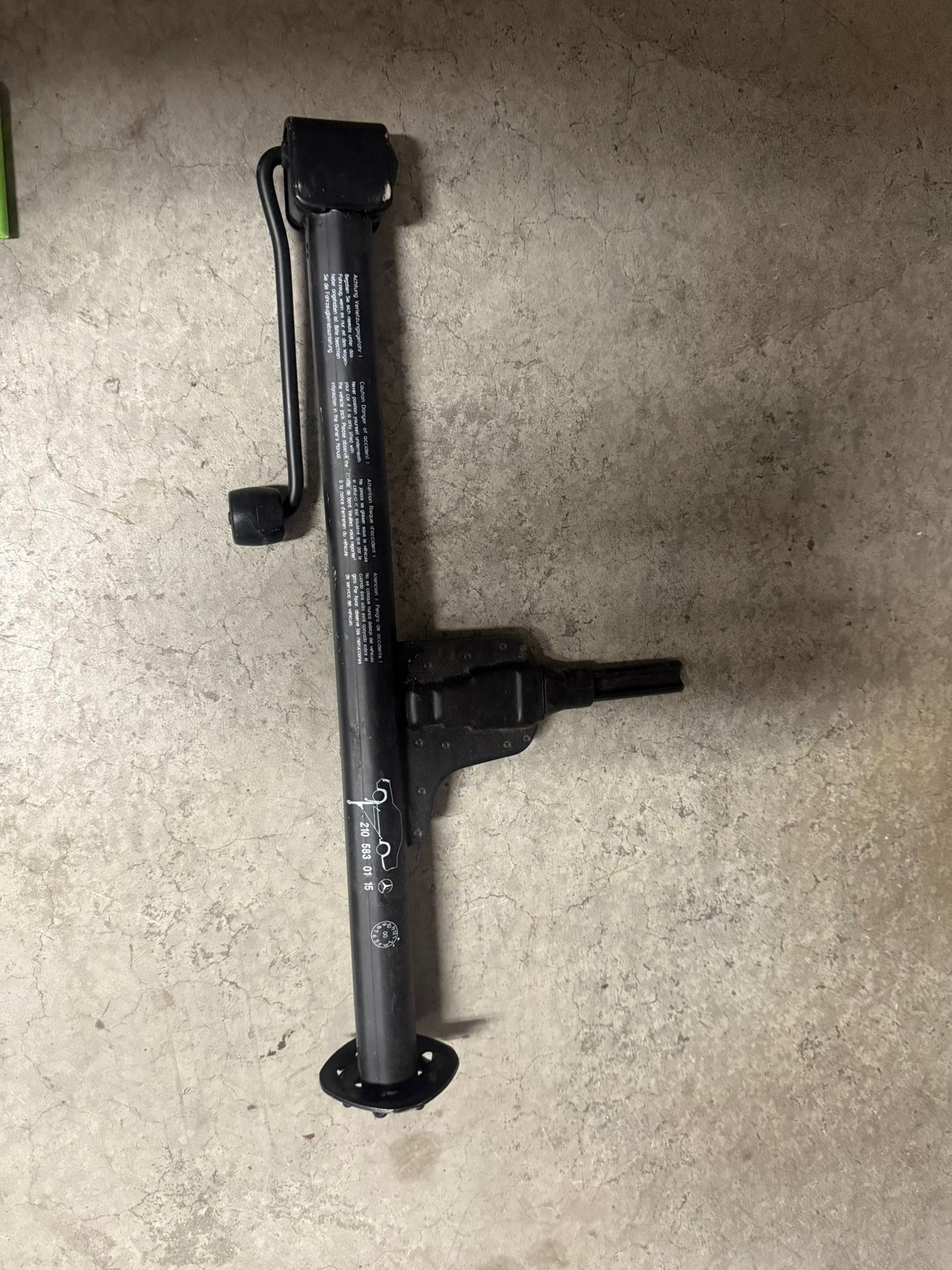 Mercedes Benz Car Jack 210 583 01 15