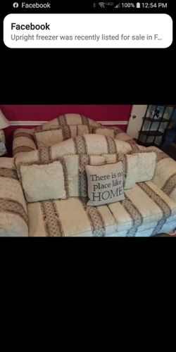 Couch and loveseat wonderful condition $250