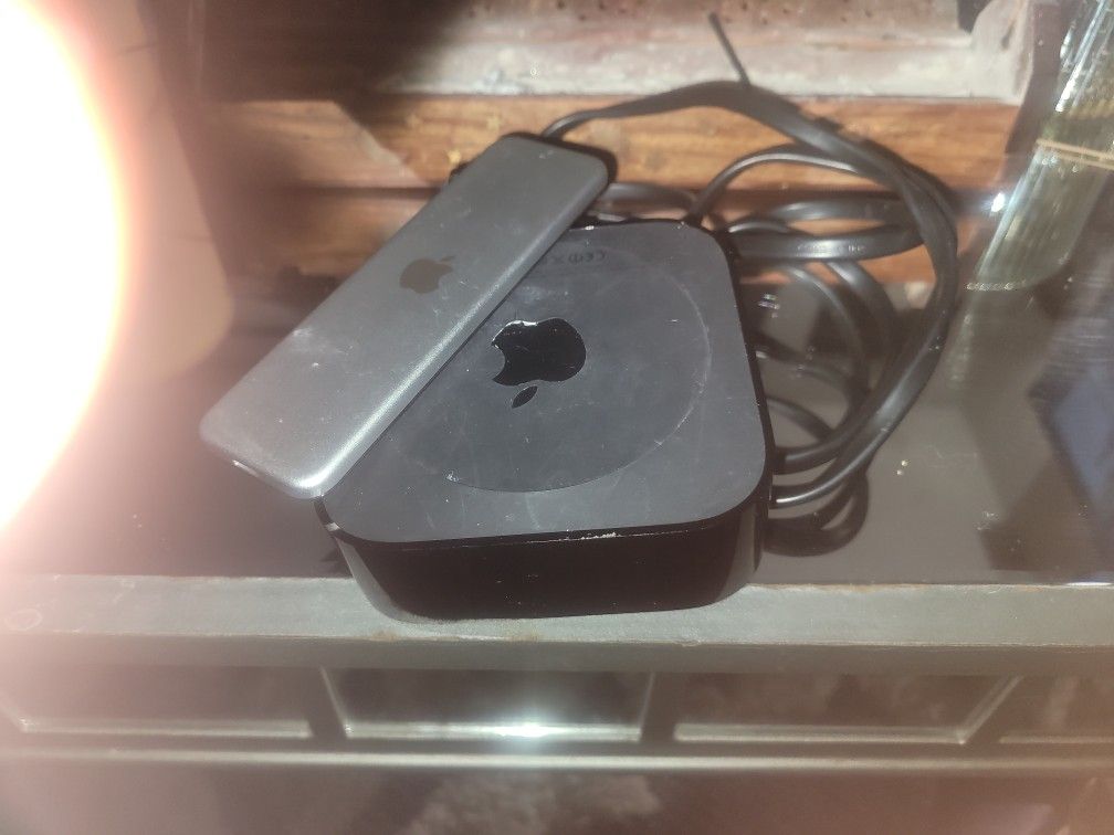 Apple TV/Receiver And Siri Remote