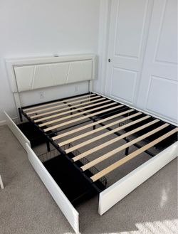Queen Bed frame + box spring