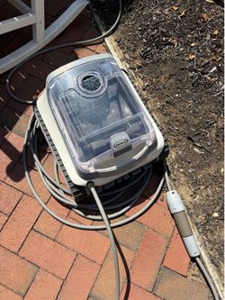 Jacuzzi  Pool Vacuum