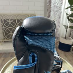 Boxing Gloves  10oz