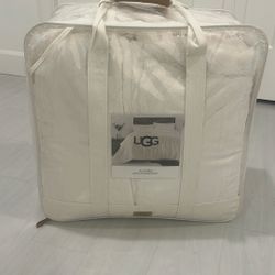 UGG Queen Comforter