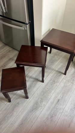 **FREE** 3 stackable side table set