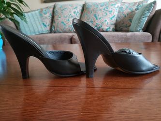 Charles david Sandal heel