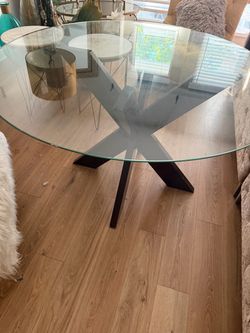 4t foot dinette table glass top , wooden base