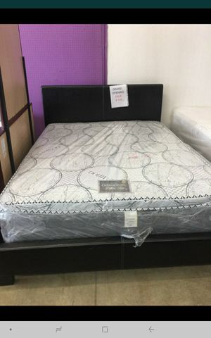 Photo Queen bed leather Finance available down payment $291456 North Beltline Road Garland Texas 75044