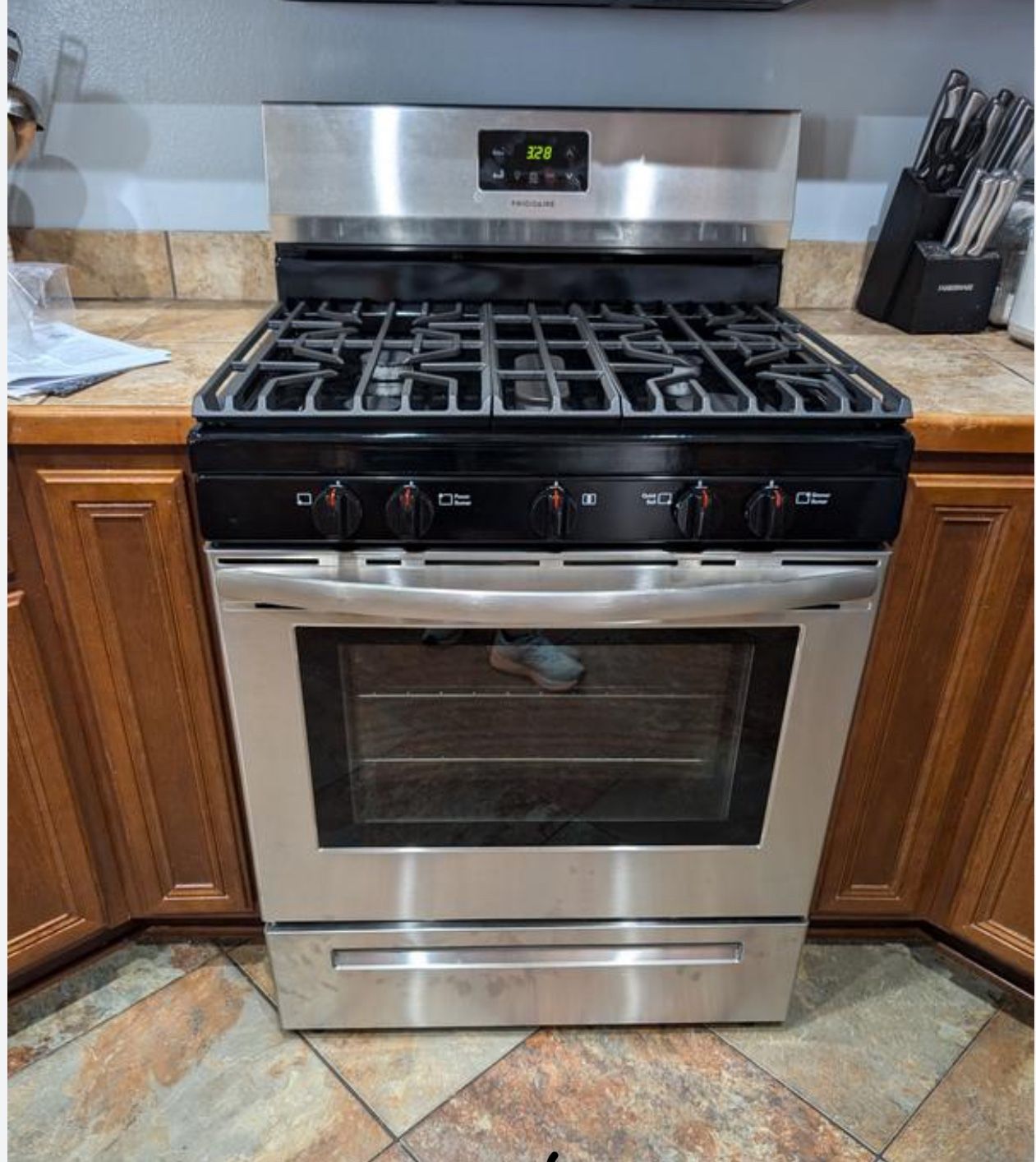 Frigidaire Stove