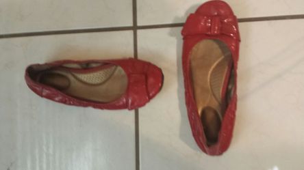 Ladies flat red shoes.