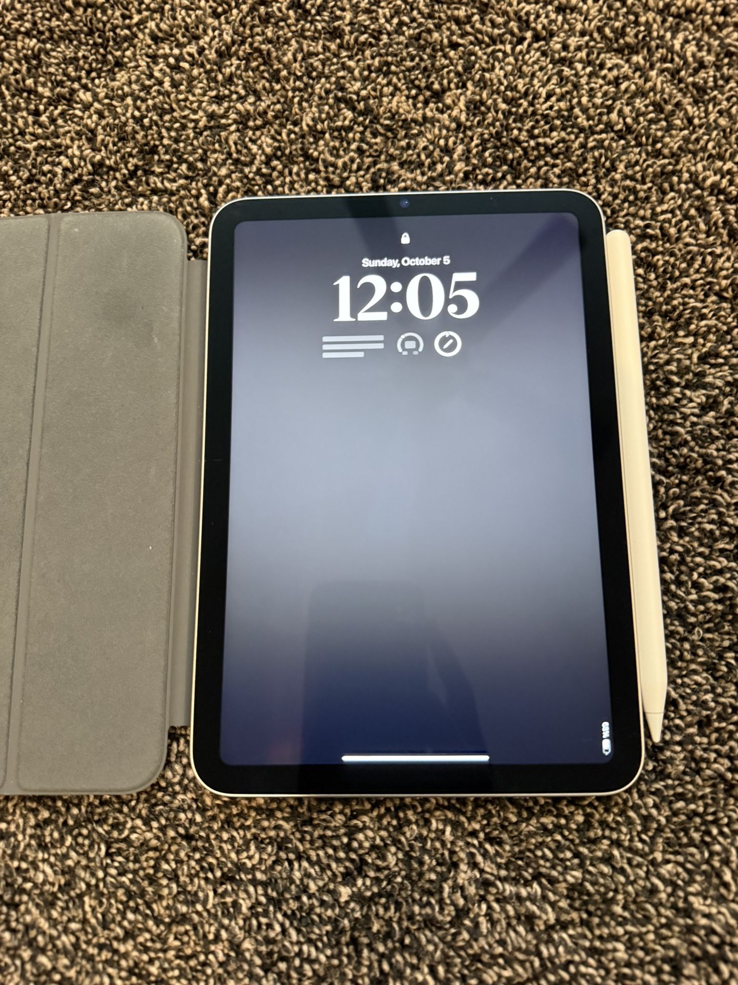 Ipad mini 7 wifi edition with smart folio case and apple pencil pro