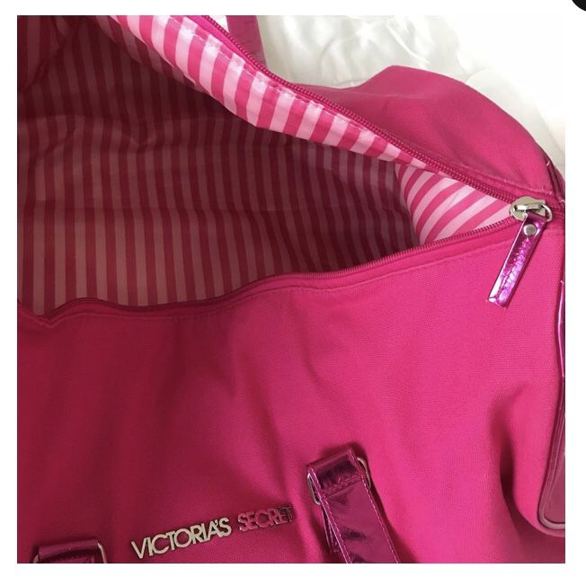 Victoria's Secret Logo Stripe Weekender Large Tote Beach Bag Pink and  White. for Sale in Phoenix, AZ - OfferUp