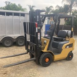 Forklift (read listing)