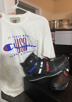 Zoom Lebron III QS  Size 13With Matching Tee Size Large 